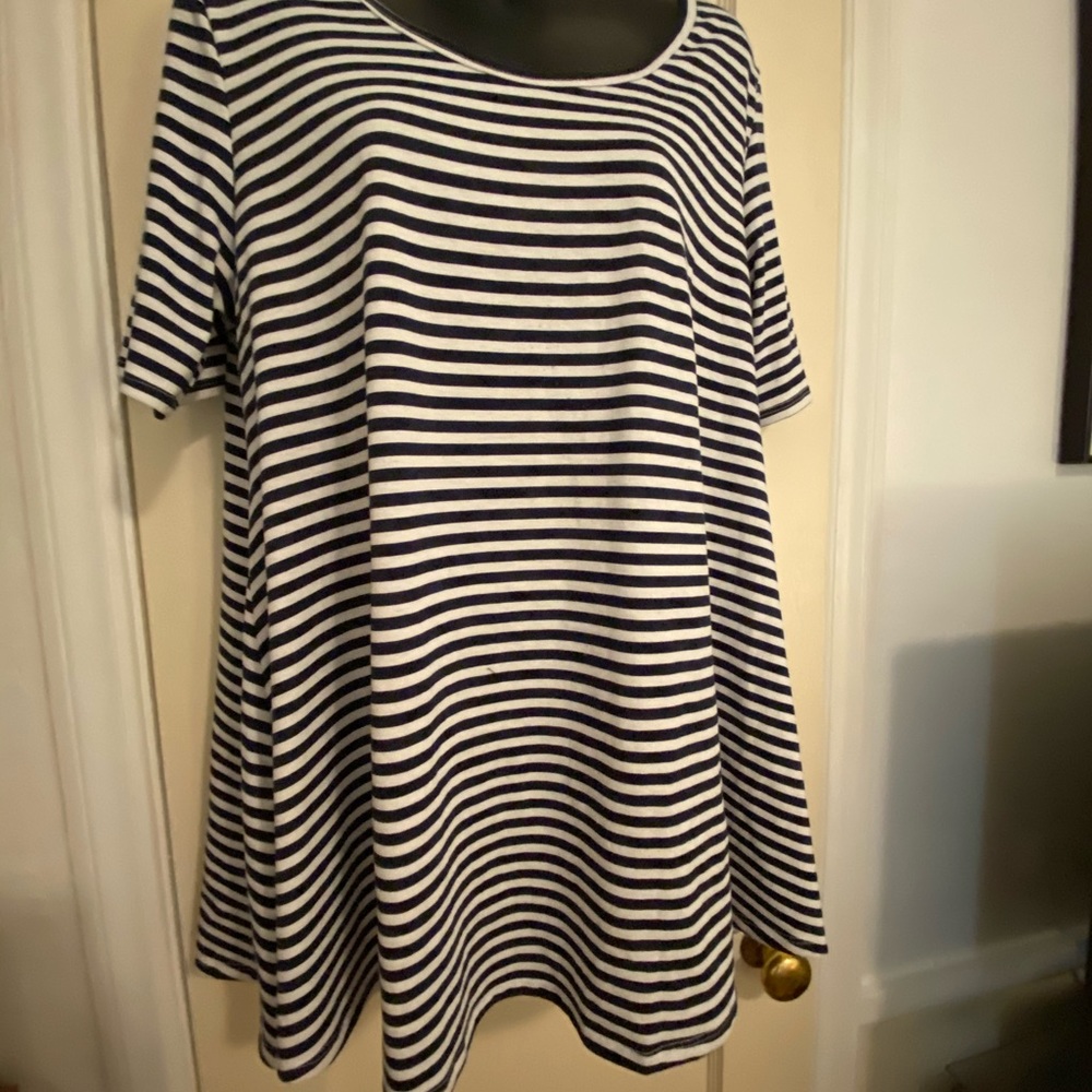 Lularoe perfect tee